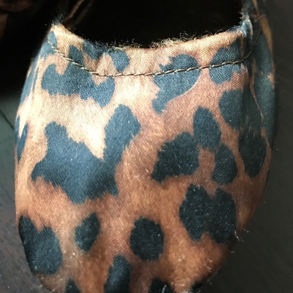 Forever 21 Cheetah Flats - Picture 3 of 3